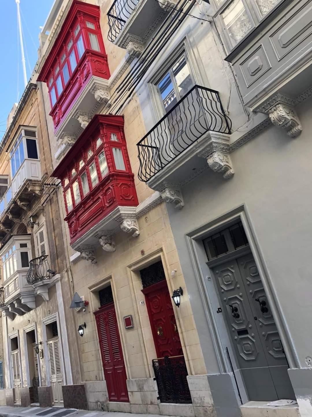 Julesy'S Bnb Hotel Cospicua Exterior photo