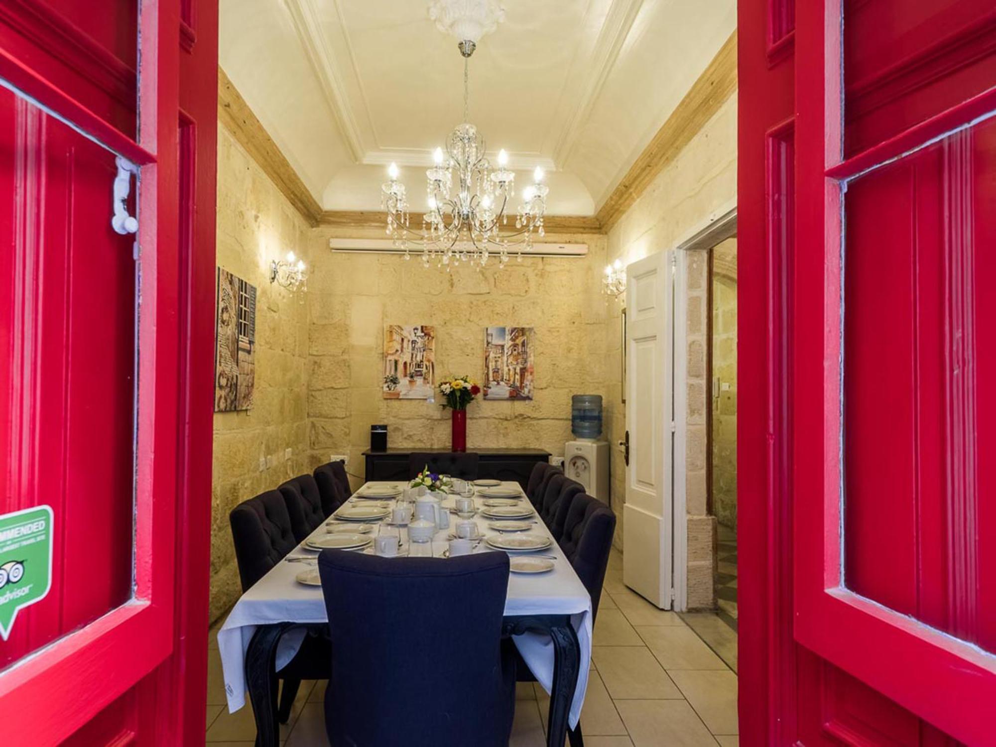 Julesy'S Bnb Hotel Cospicua Exterior photo